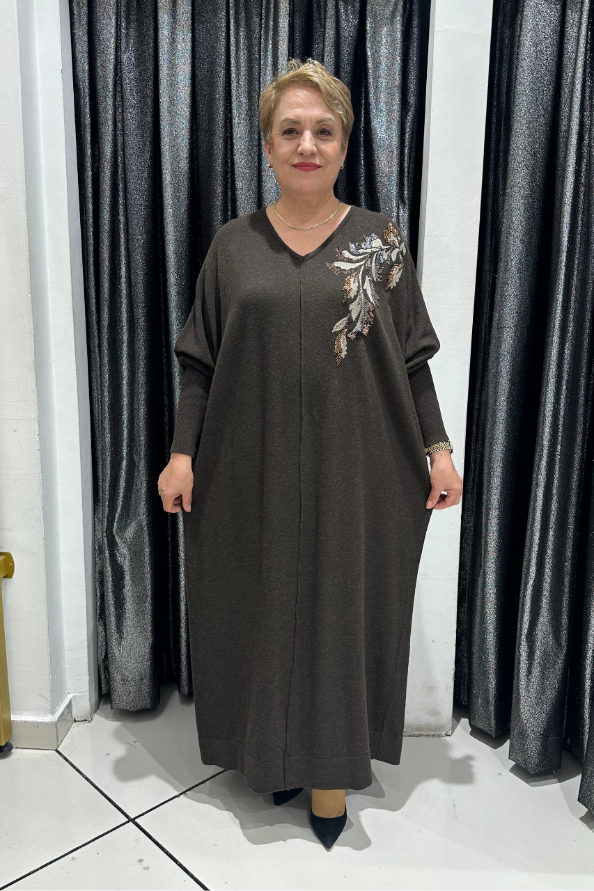 Selma Büyük Beden V Yaka Taş Detaylı Yün Elbise