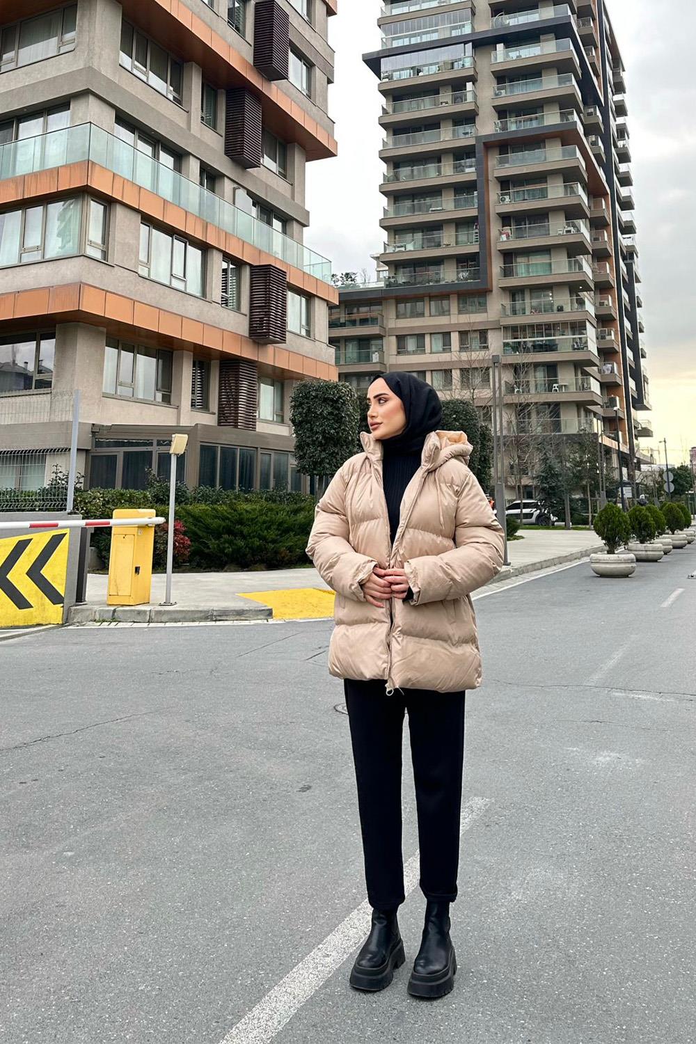 OVERSİZE ŞİŞME KAPŞONLU MONT