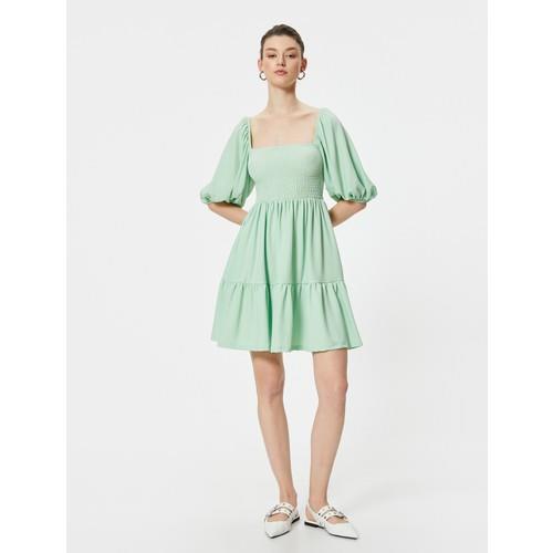 dresses-94455f.jpg
