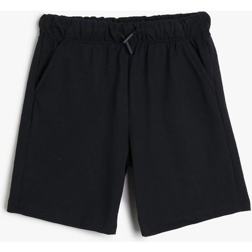 shorts-af62e8.jpg