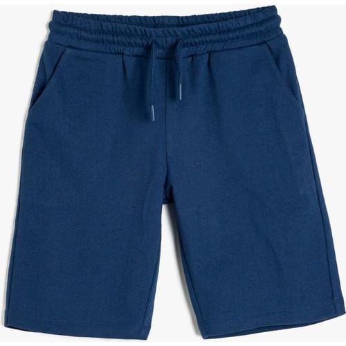 shorts-51b367.jpg