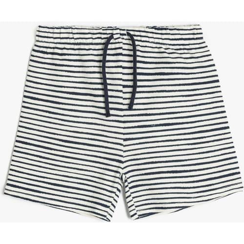 shorts-802184.jpg