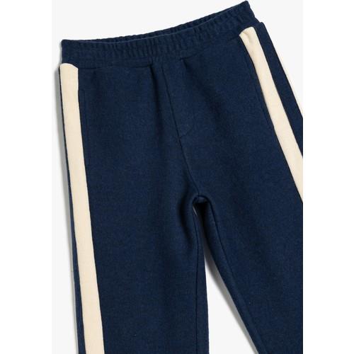 sweat-bottoms-b1f261.jpg
