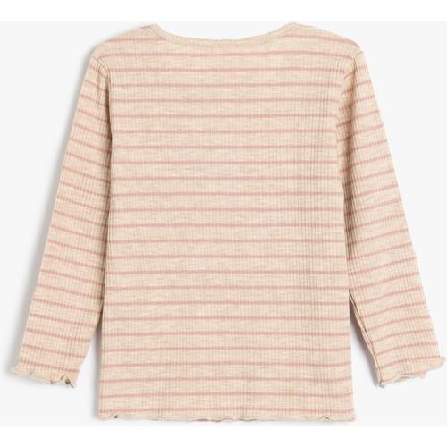 tshirt-ls-881270.jpg