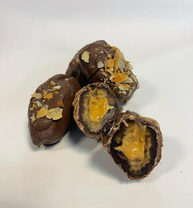 Yer Fıstığı Dolgulu Hurma Çikolata (250 gr, 7-8 adet)