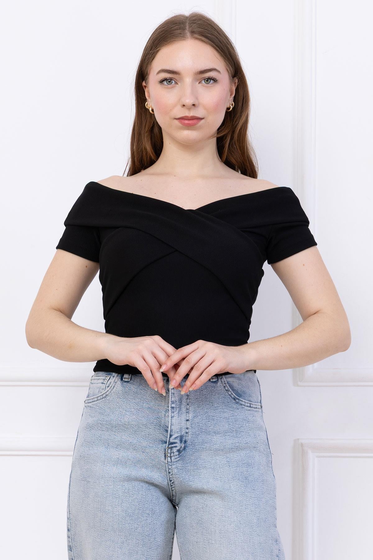 Çapraz Kesim Madonna Yaka Crop Siyah SS2743