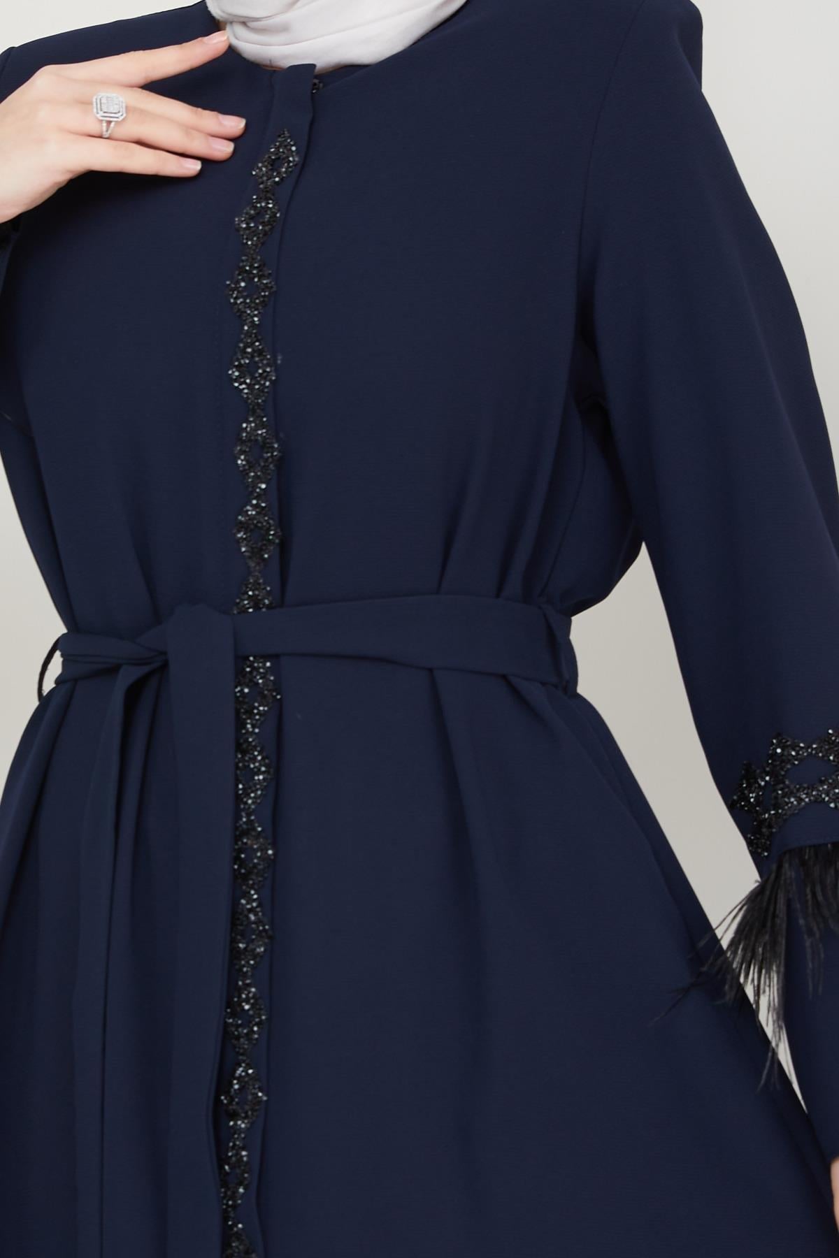 Tüy Detaylı Kuşaklı Ferace Lacivert SS2058