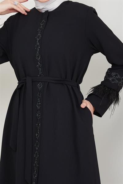 Tüy Detaylı Kuşaklı Ferace Siyah SS2058