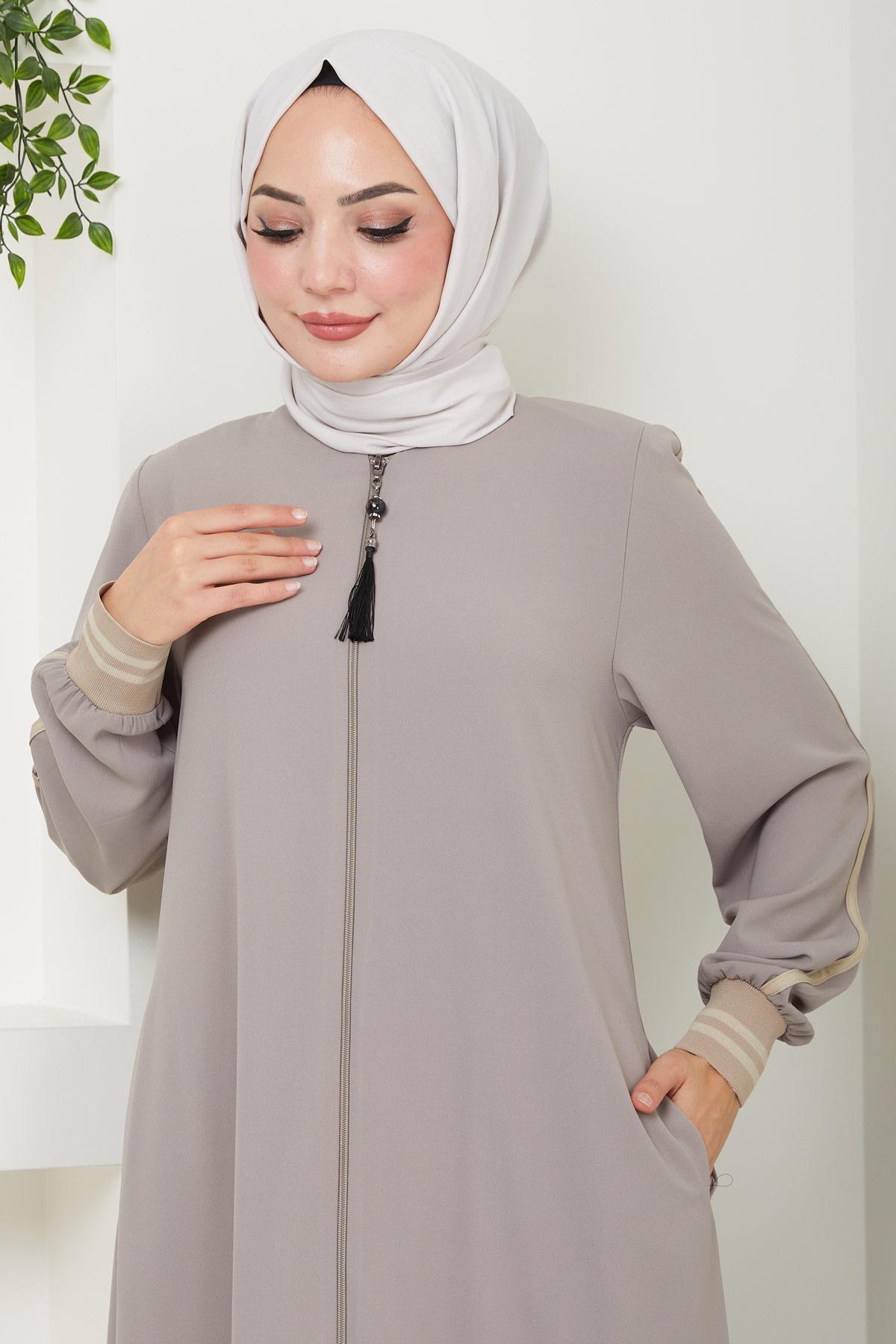 Çizgi Detaylı Bej Rengi Ferace HM2035