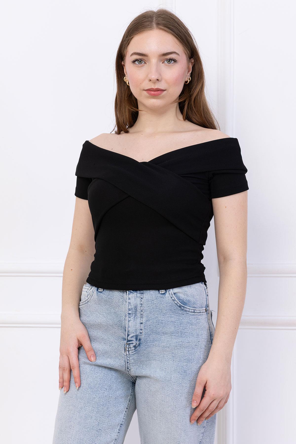 Çapraz Kesim Madonna Yaka Crop Siyah SS2743