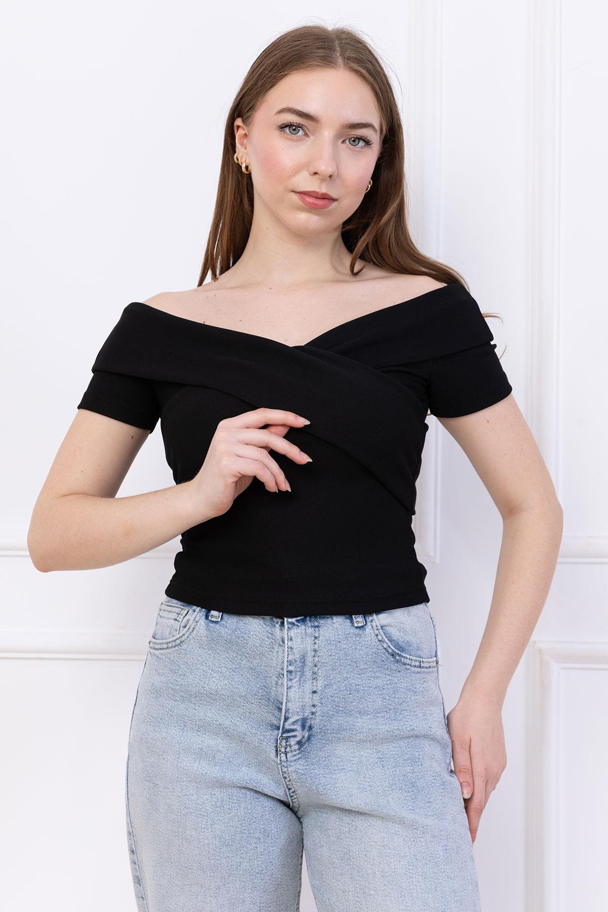 Çapraz Kesim Madonna Yaka Crop Siyah SS2743