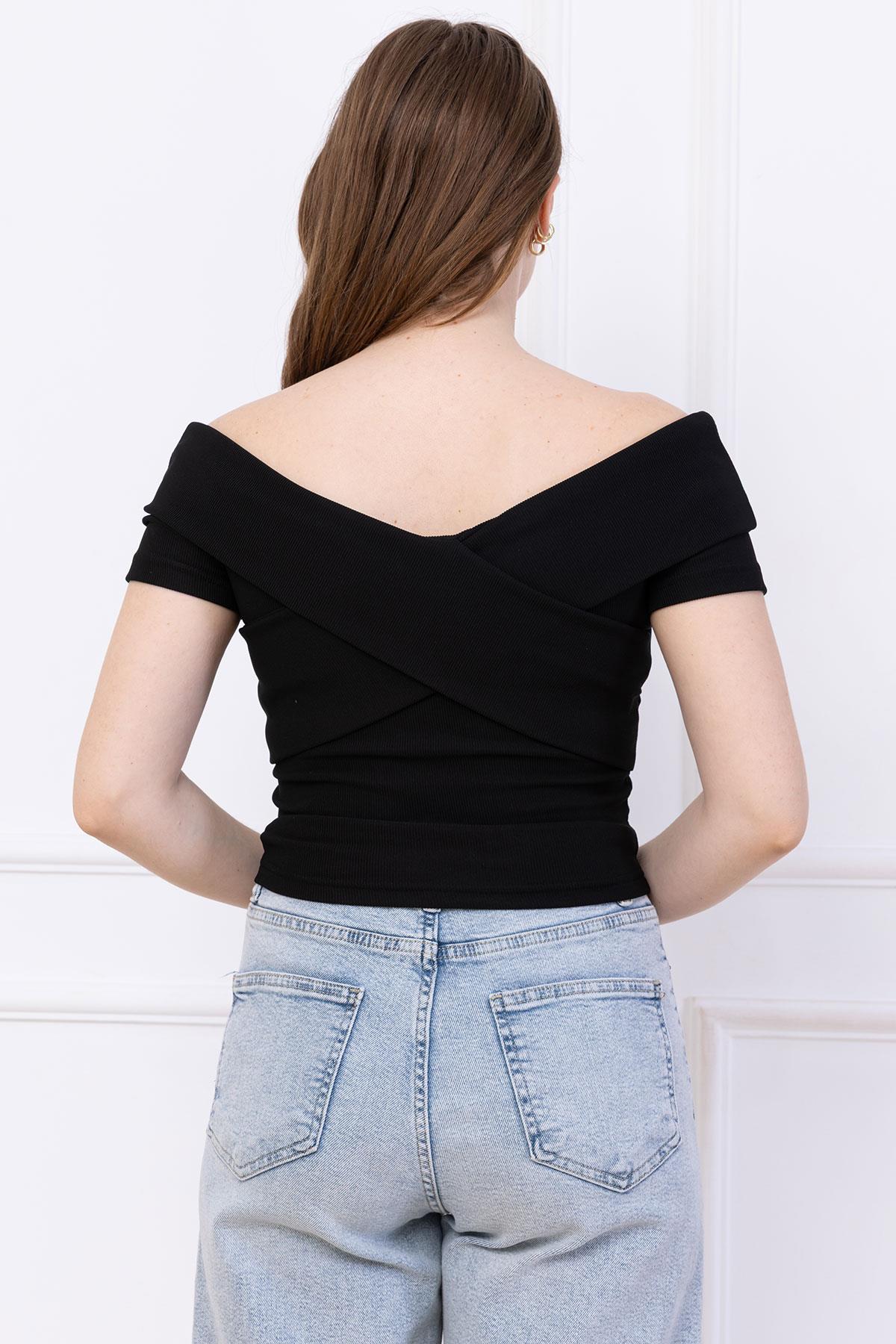 Çapraz Kesim Madonna Yaka Crop Siyah SS2743