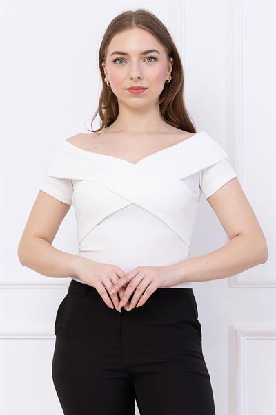 Çapraz Kesim Madonna Yaka Crop Beyaz SS2743
