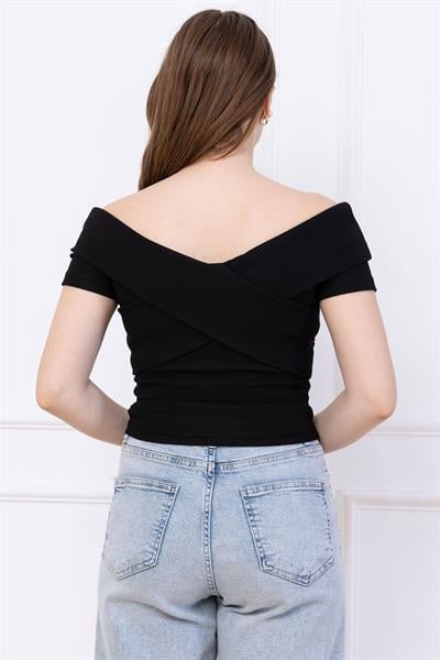 Çapraz Kesim Madonna Yaka Crop Siyah SS2743