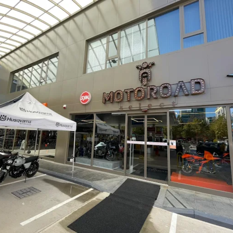 Bursa motosiklet ekipman mağazası Motoroad kask mont eldiven bot