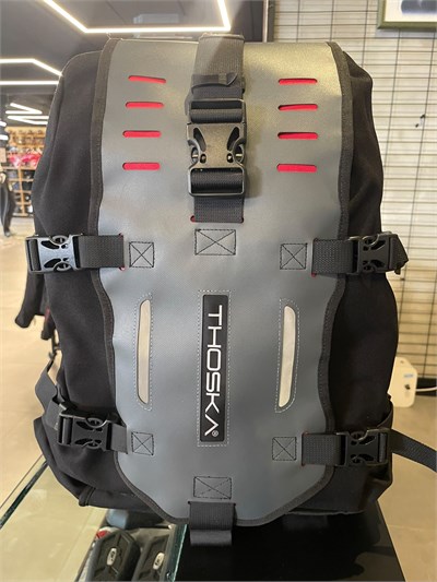THOSKA AX-25 SIRT ÇANTASI