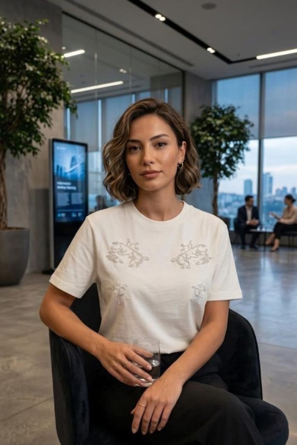 IPKYL Beyaz Taşlı Tişört