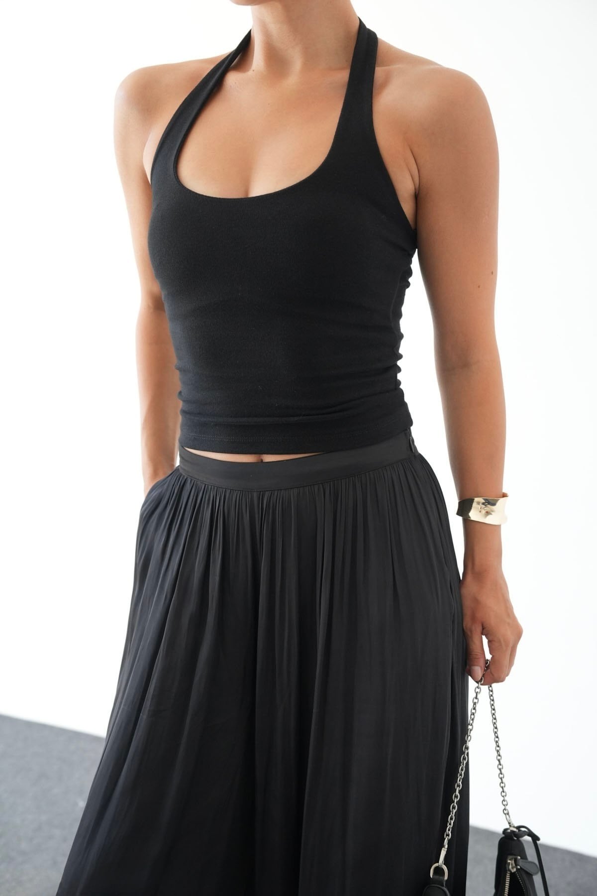 BluzSiyah Halter Yaka Fitilli Sırt Dekolteli Bluz