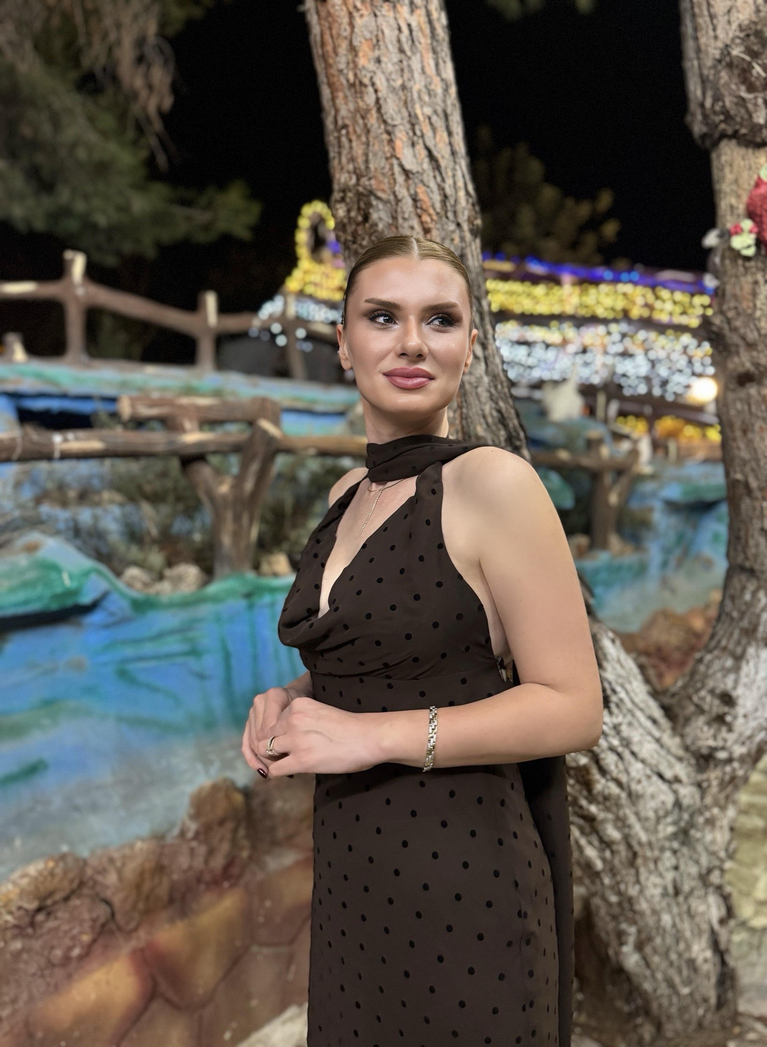 ELBİSEŞal Detaylı Kahverengi Puantiyeli Midi Elbise