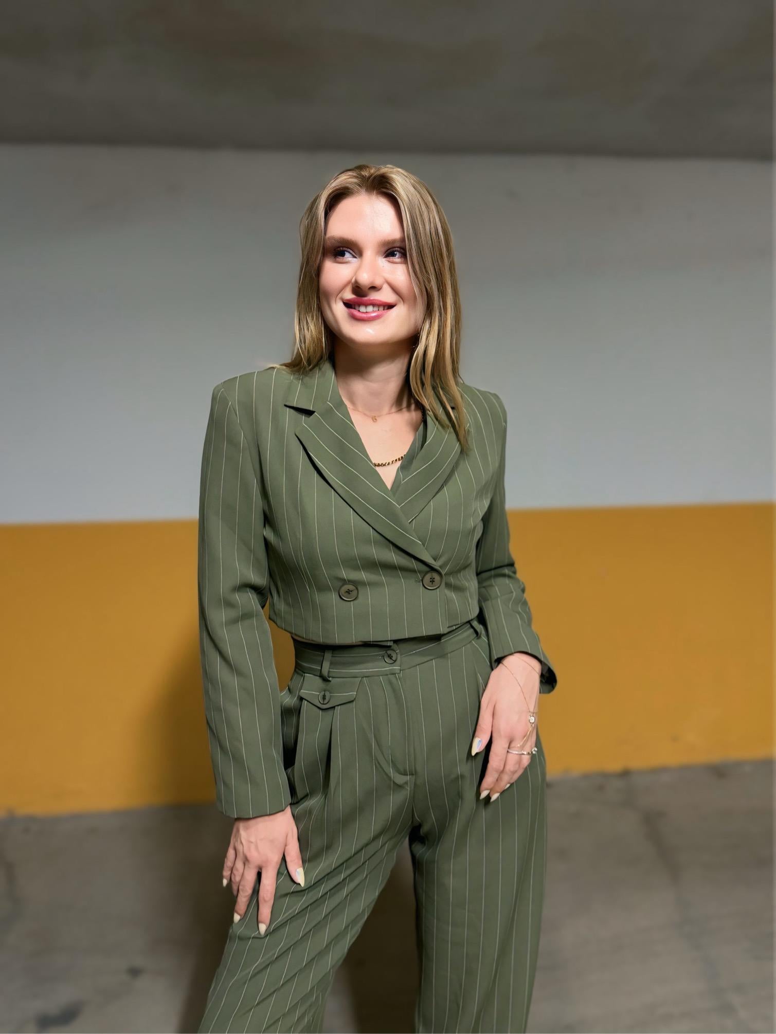 Premium Çizgili Crop Ceket - HakiCeketAura