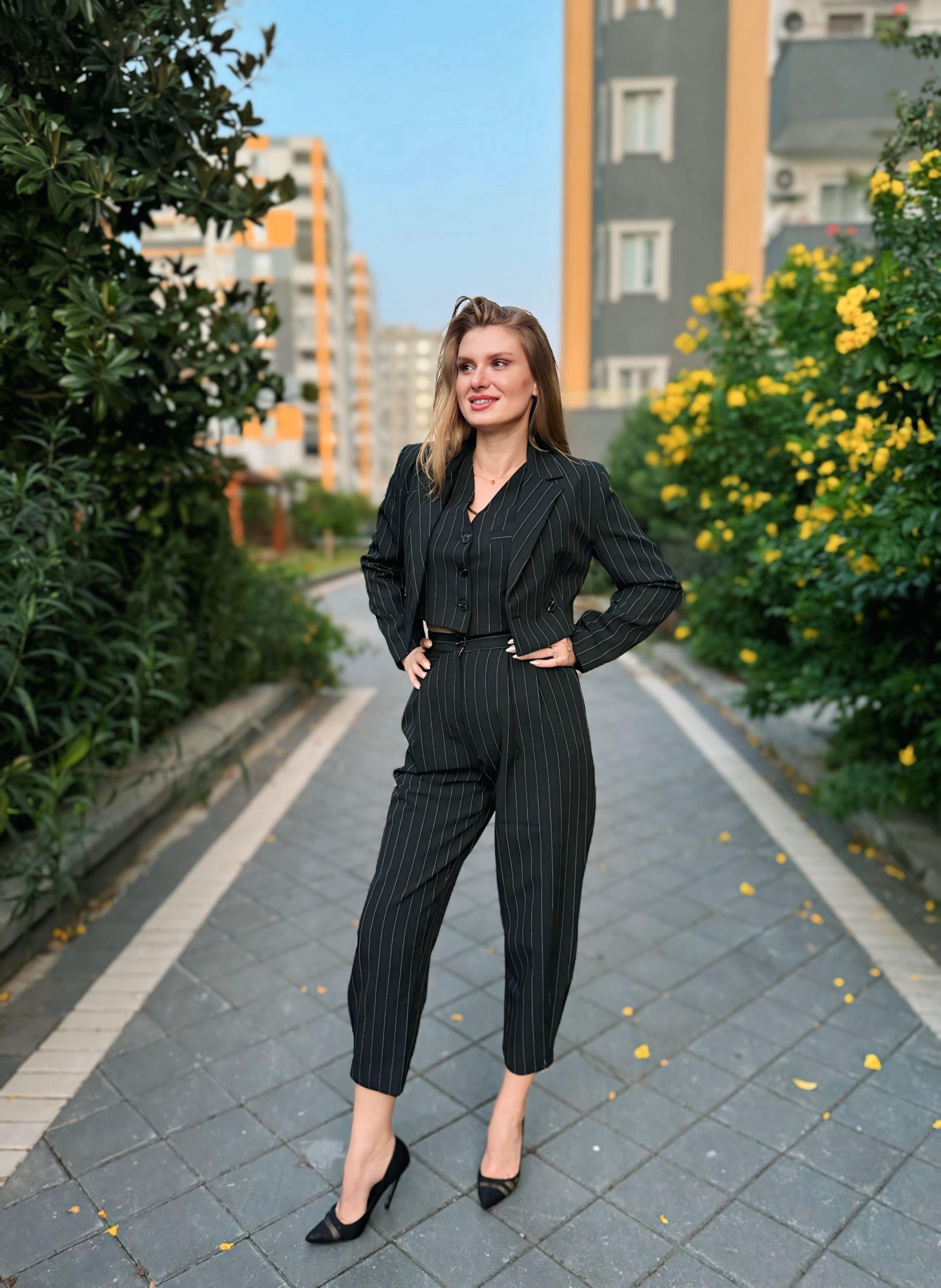 Premium Çizgili Crop Ceket - SiyahCeketAura