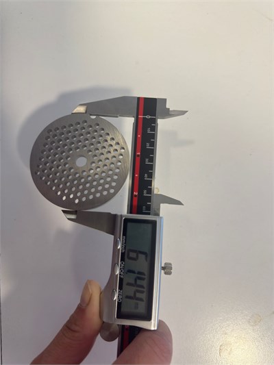 06  No Et Kıyma Makinesi Aynası Paslanmaz 03 MM
