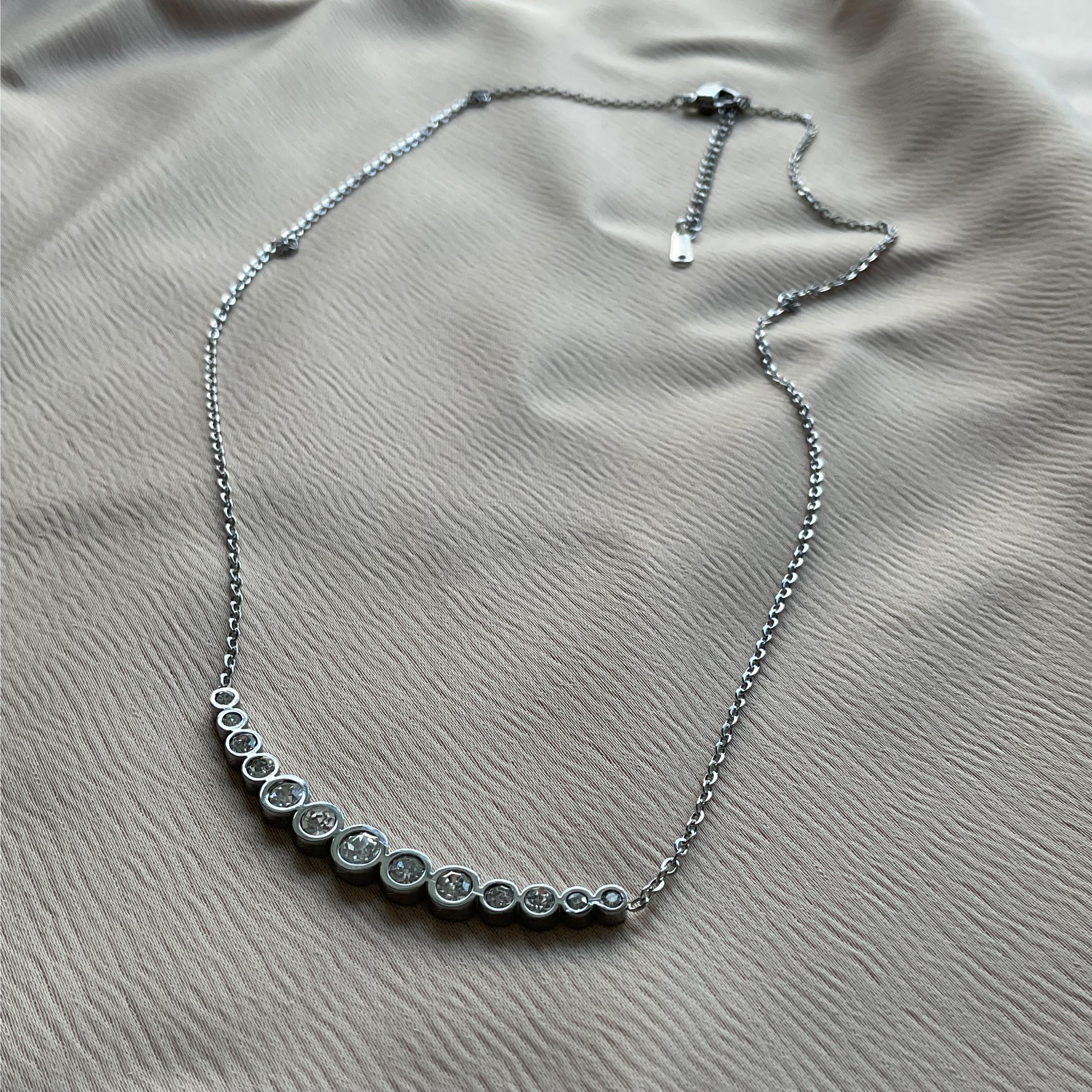 Çelik Ortası Döküm Taş Kolye