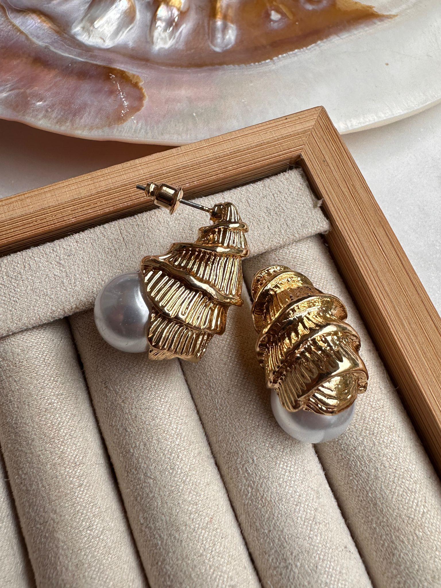 Gold Midye İçinde İnci Küpe