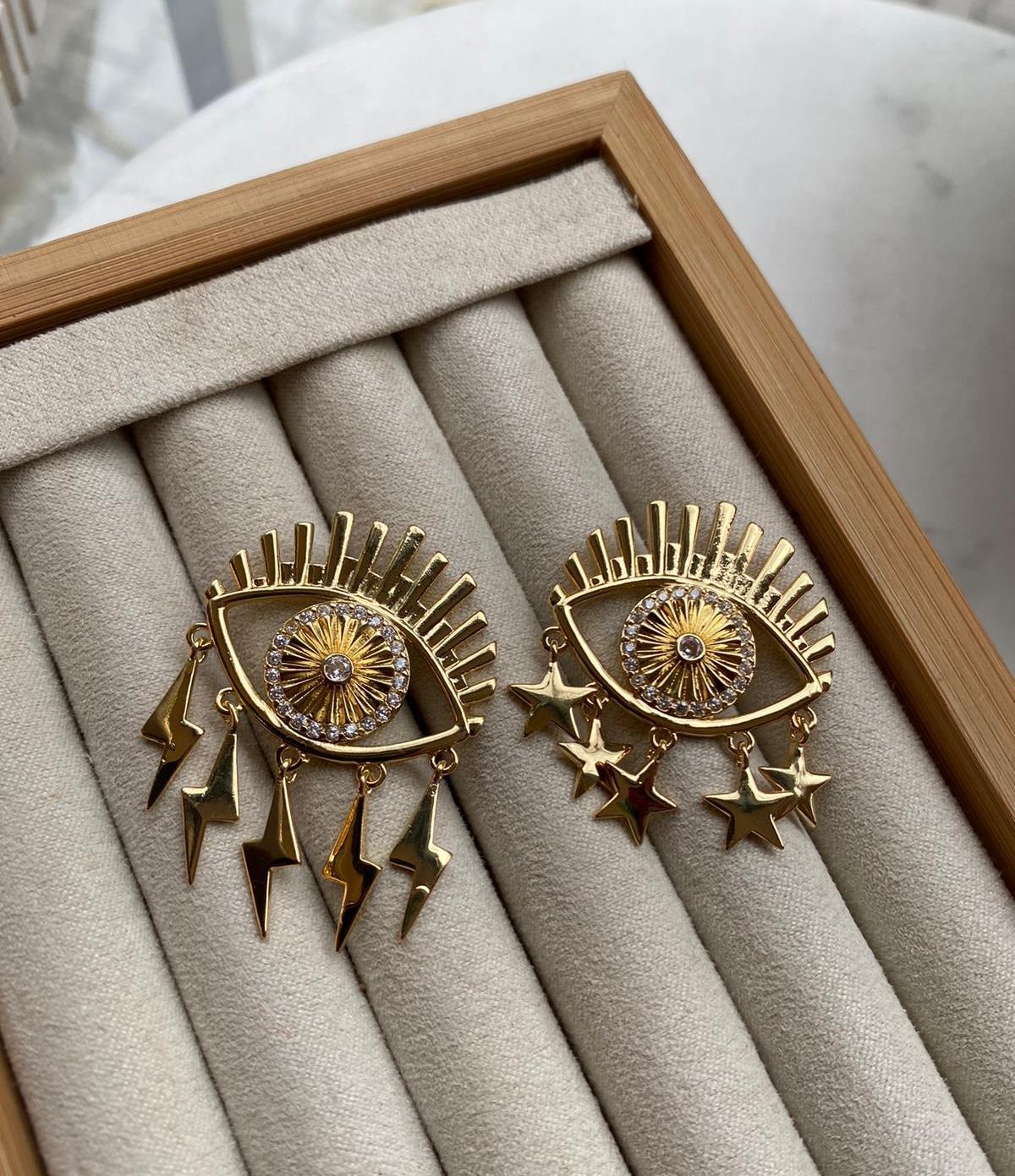 Gold Renk Şimşek Yıldız Sallantılı Zirkon Taş Detaylı Göz Küpe