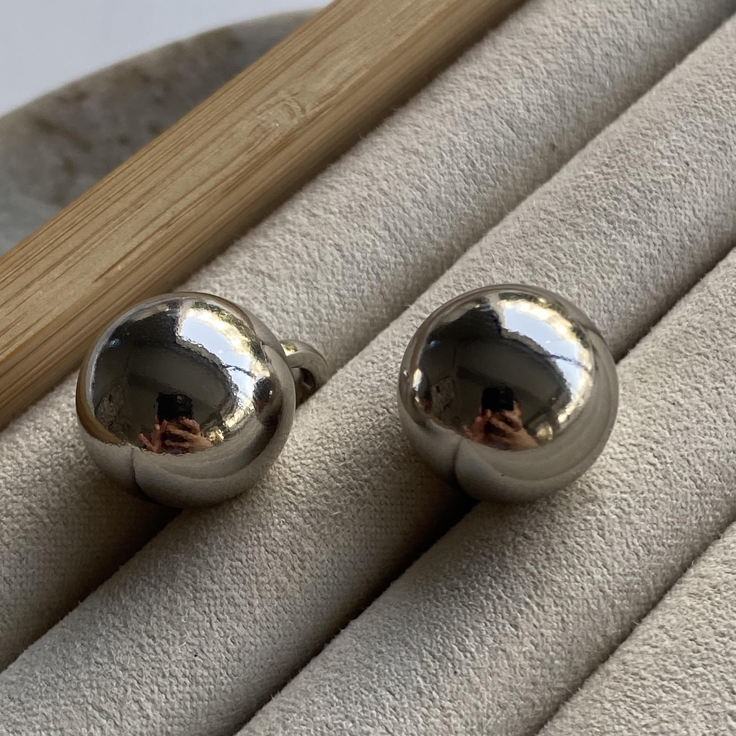 Gümüş Renk Top Küpe (Orta)