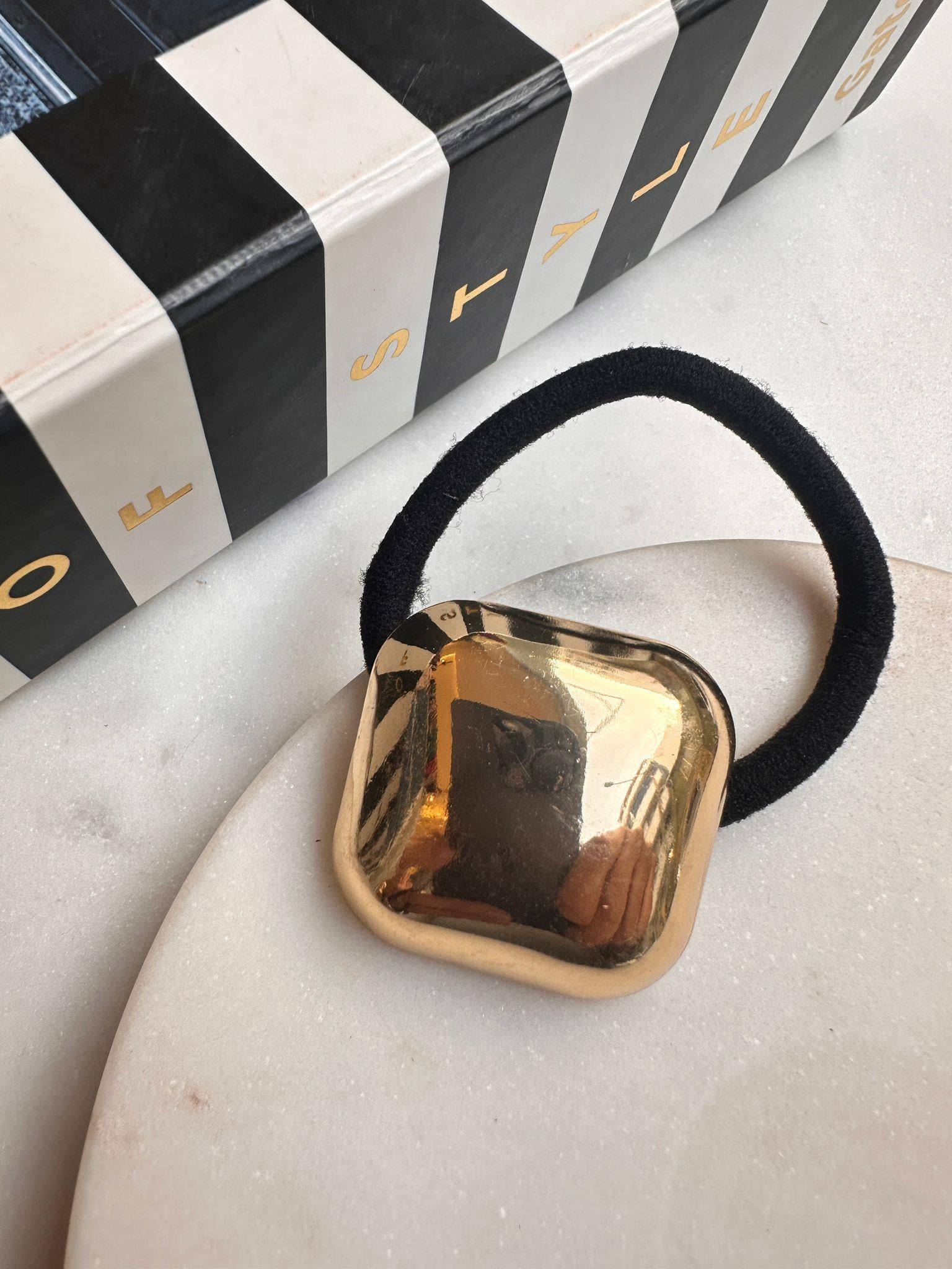 Gold Metal Bombeli Kare Lastik Toka