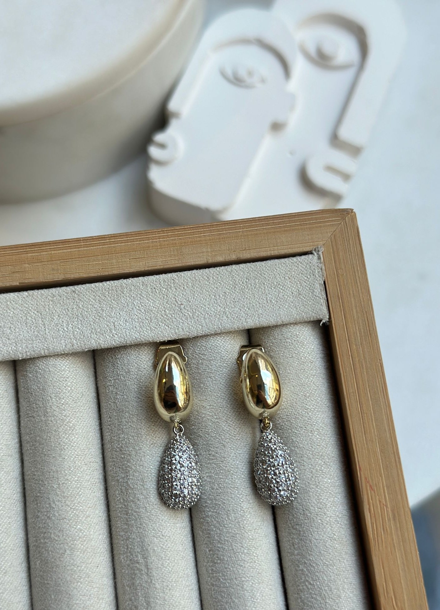 Taşlı Minimal Damla Küpe