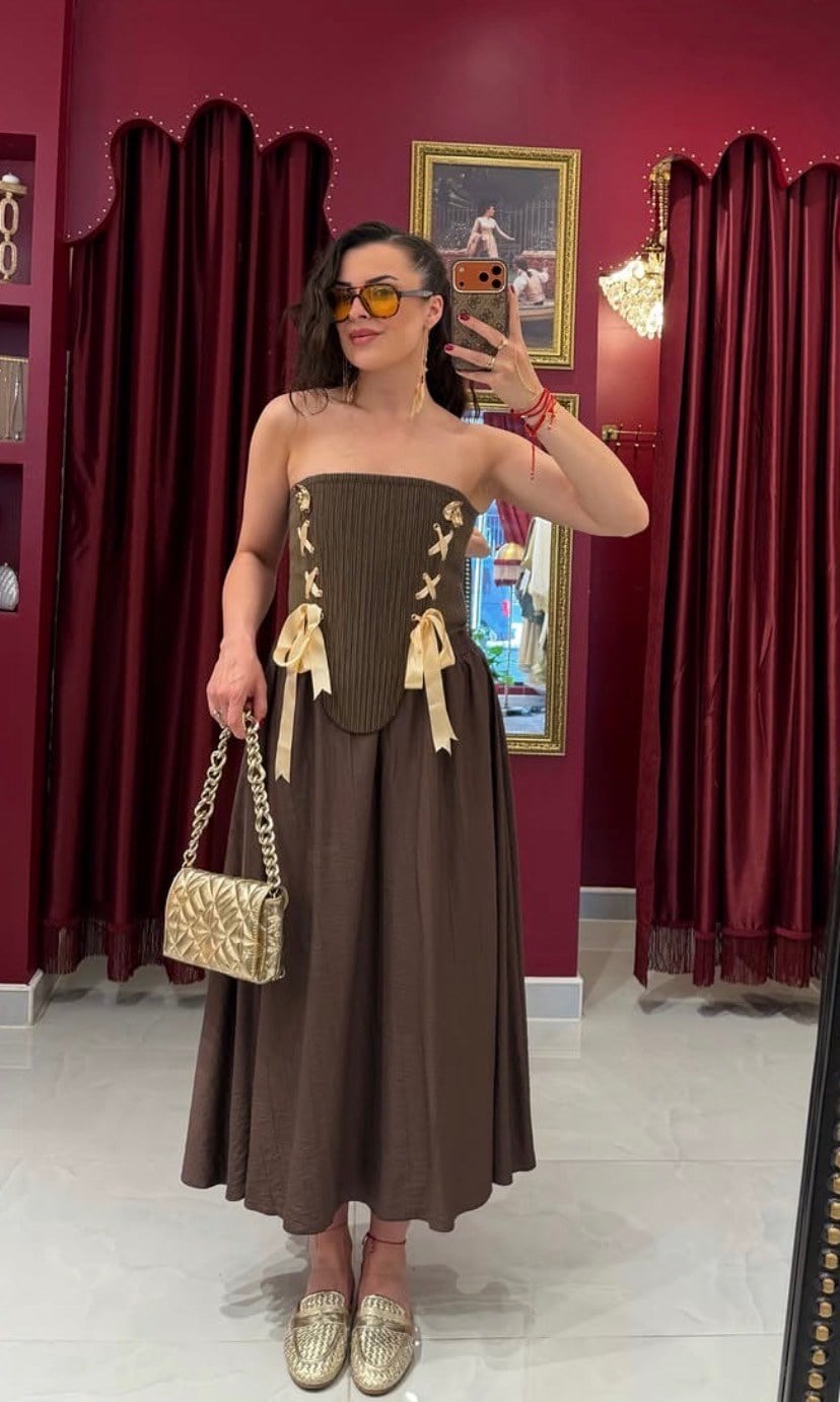Broş detaylı korse