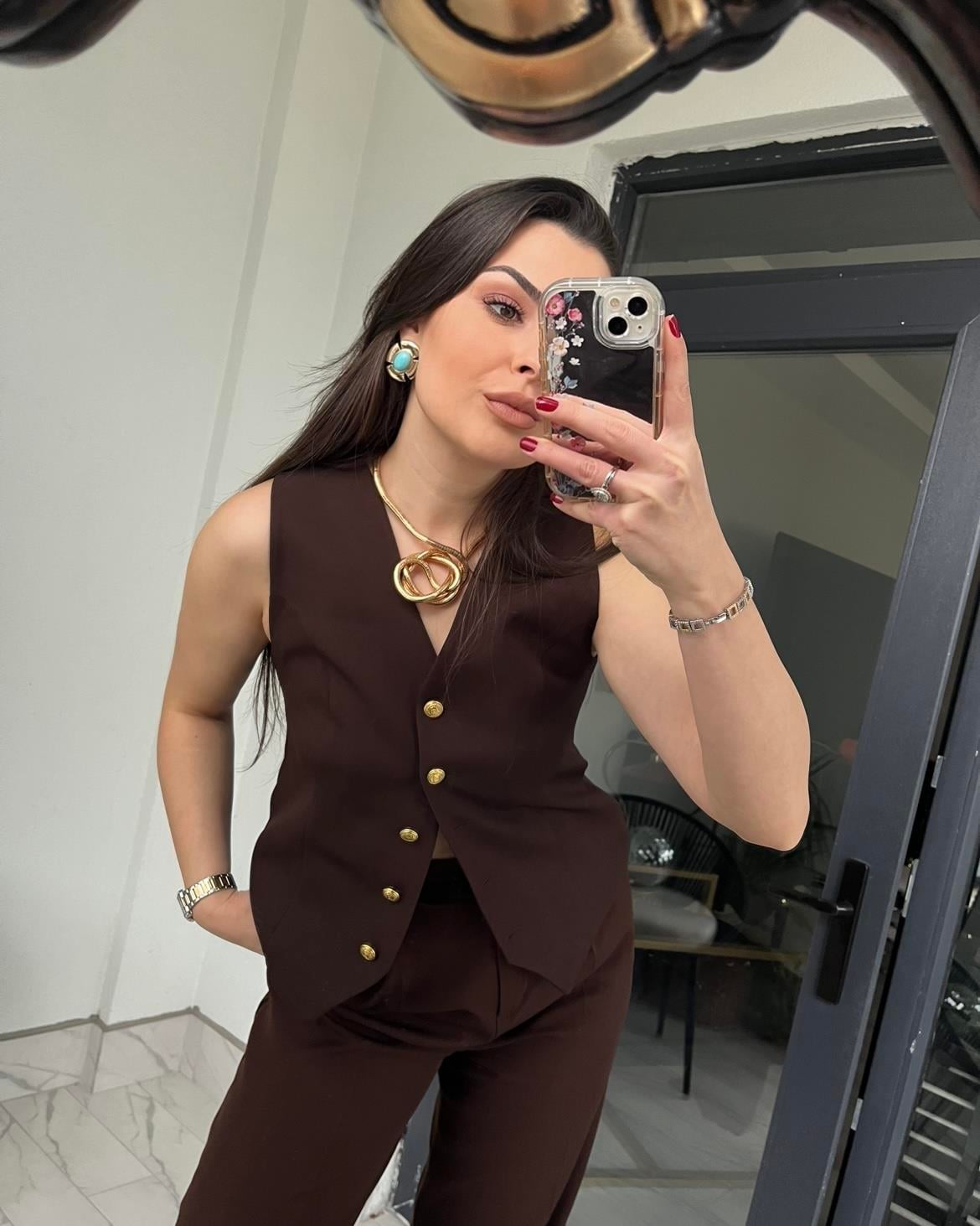 MADALYON DÜĞMELİ YELEK