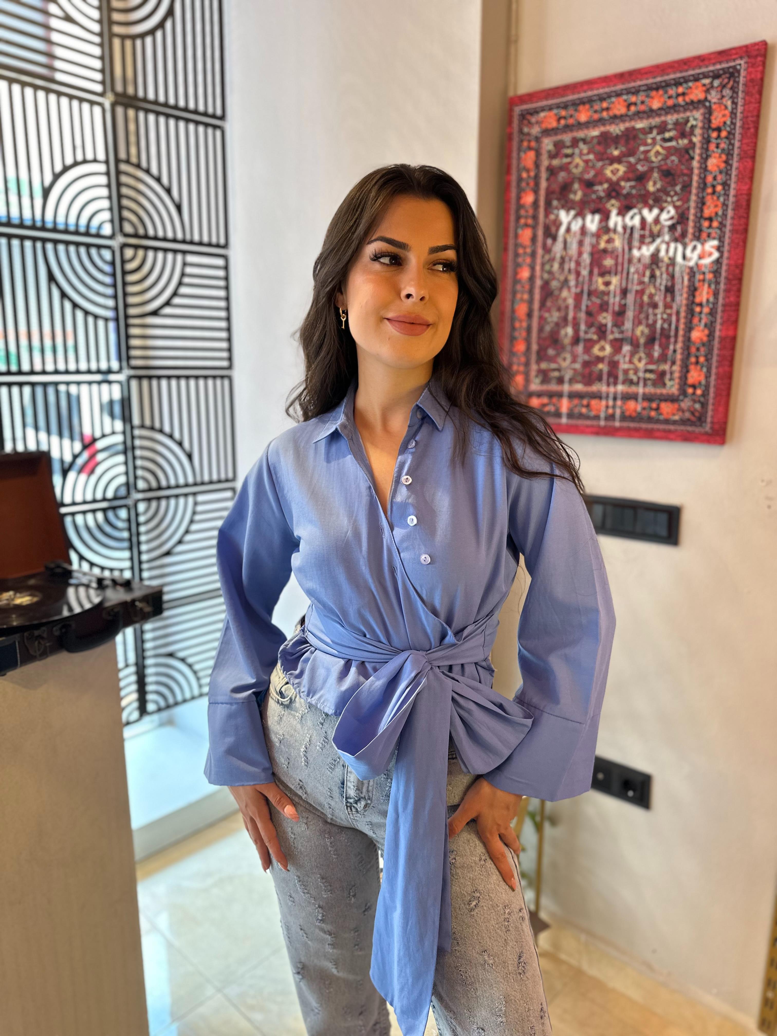 MAVİ BAĞLAMALI GÖMLEK