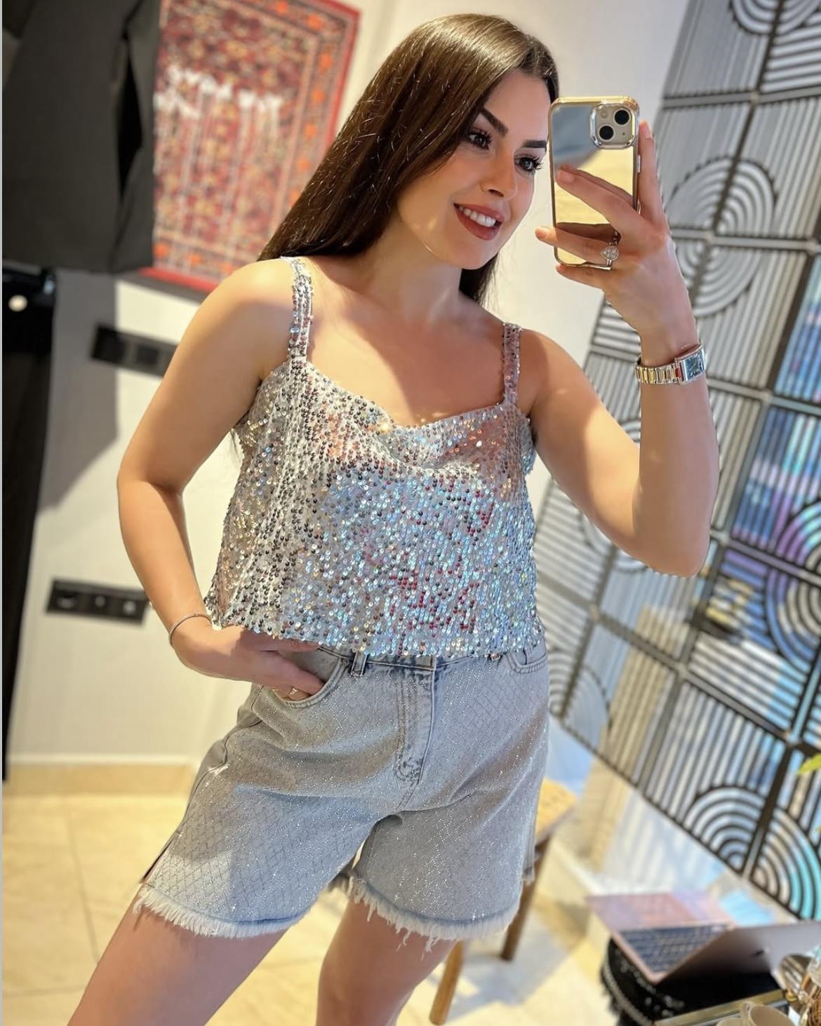 Sırt dekolteli payetli bluz