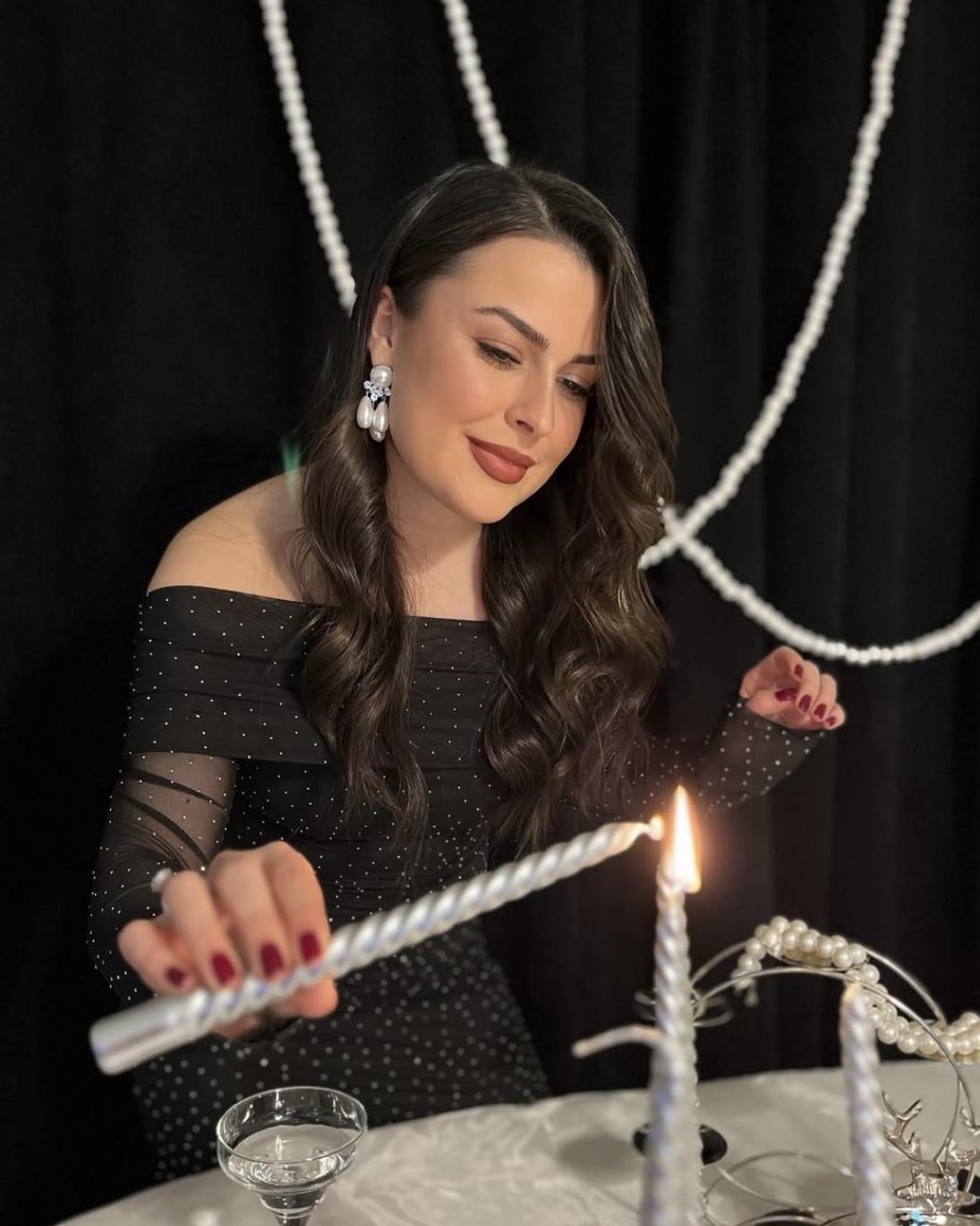 TAŞLI FULARLI ELBİSE