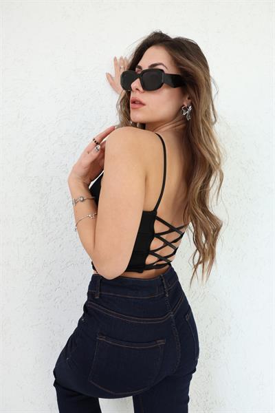 Arkası Çapraz Lastikli Kaplı Crop