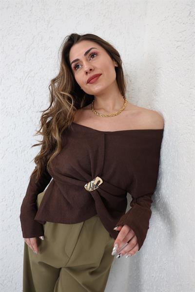 Şal Yaka Broşlu Bluz