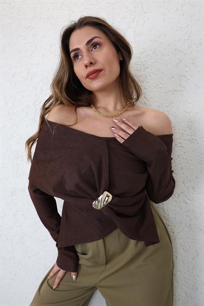 Şal Yaka Broşlu Bluz