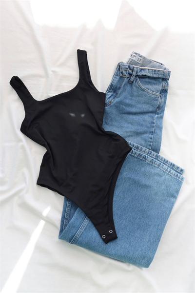 Kare Yaka Bodysuit