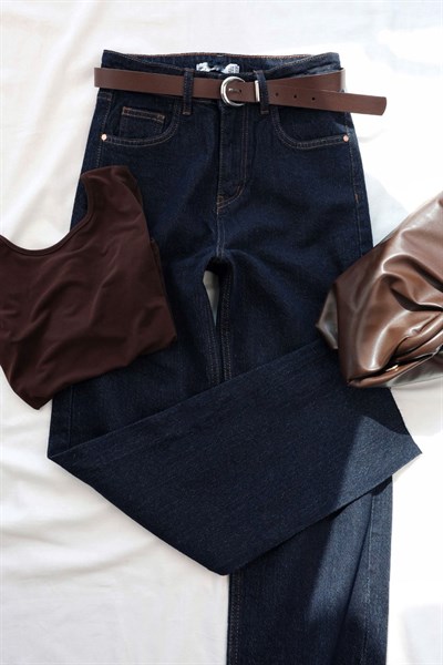 Boyfit  Kemerli Paça Kesik Jean