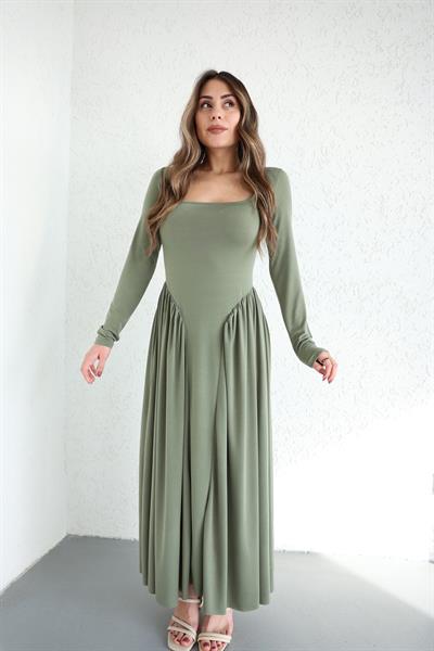 Kare Yaka Volanlı Maxi Elbise