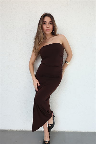 ElbiseStraplez Arakası Yırtmaçlı Elbise