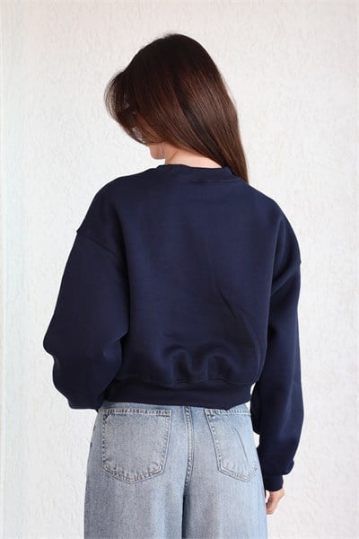 O Yaka Basic Crop Sweat