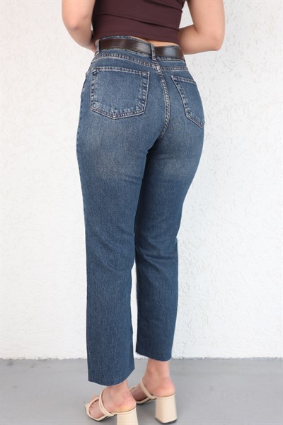 Kesik Paça Kemerli Jean