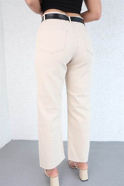 Bej Kemerli Kesik Paça Pantolon