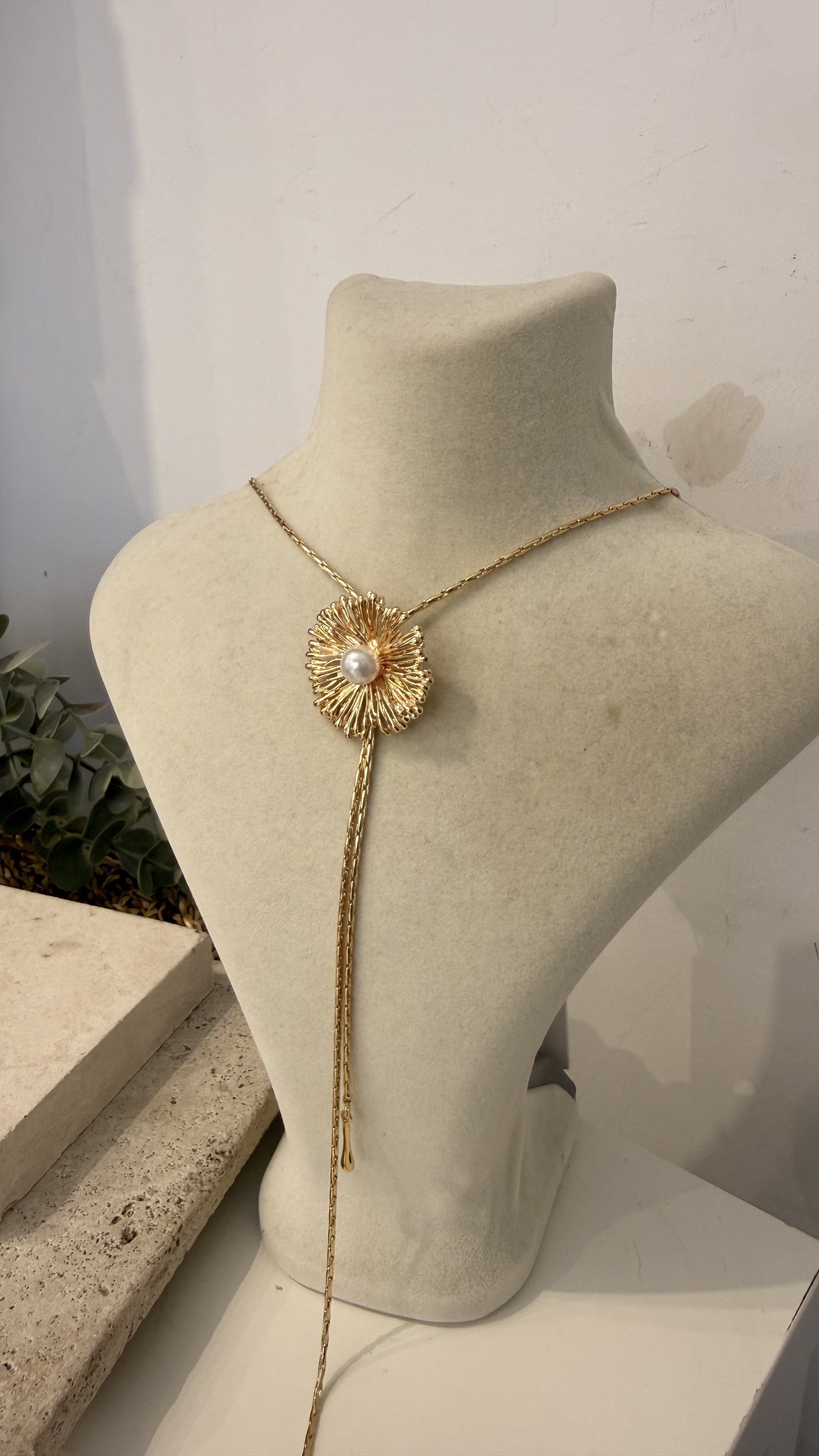İthal Gold Renk İncili Çiçek Kolye