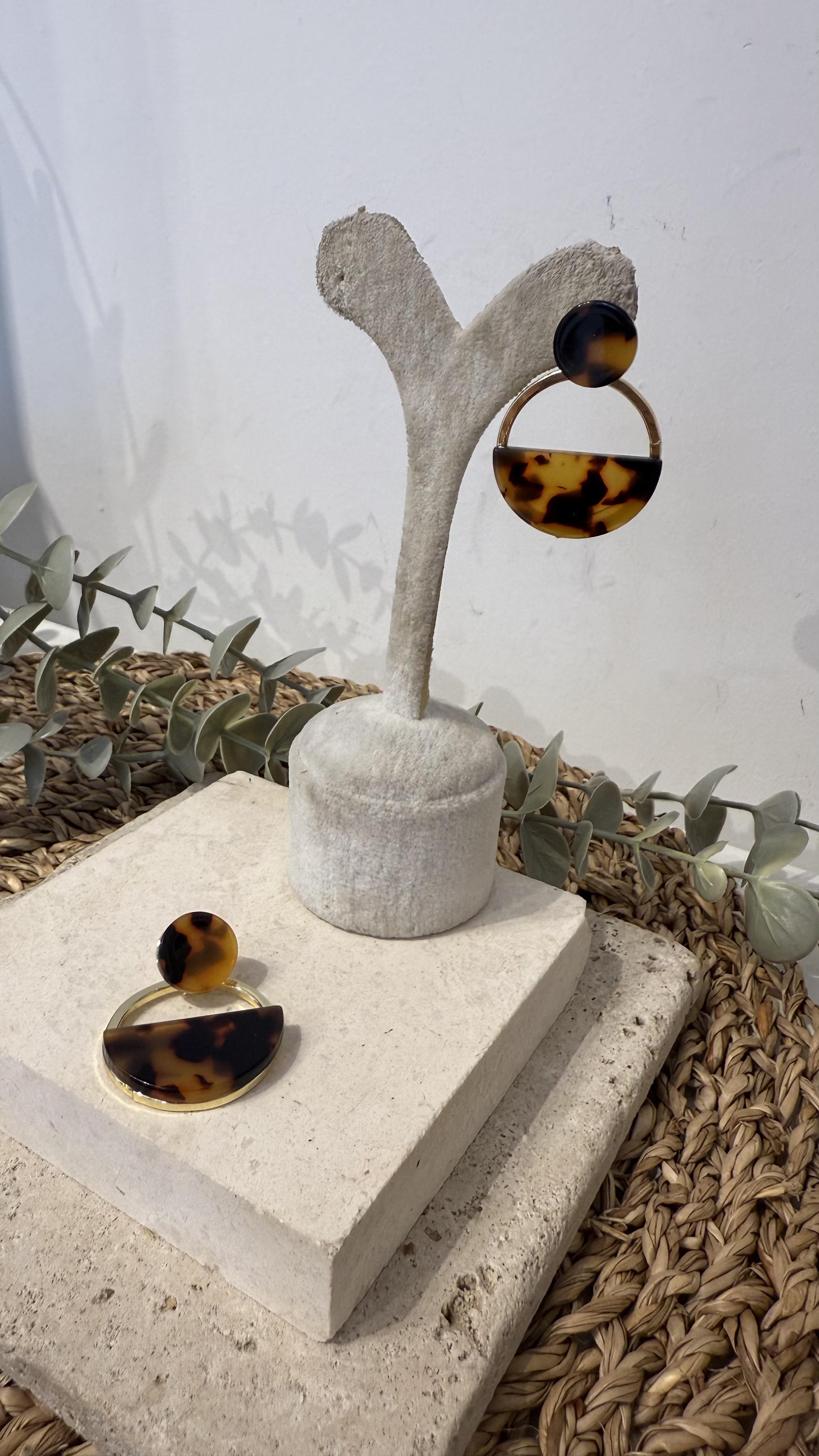 İthal Gold Renk Leopar Taşlı Küpe