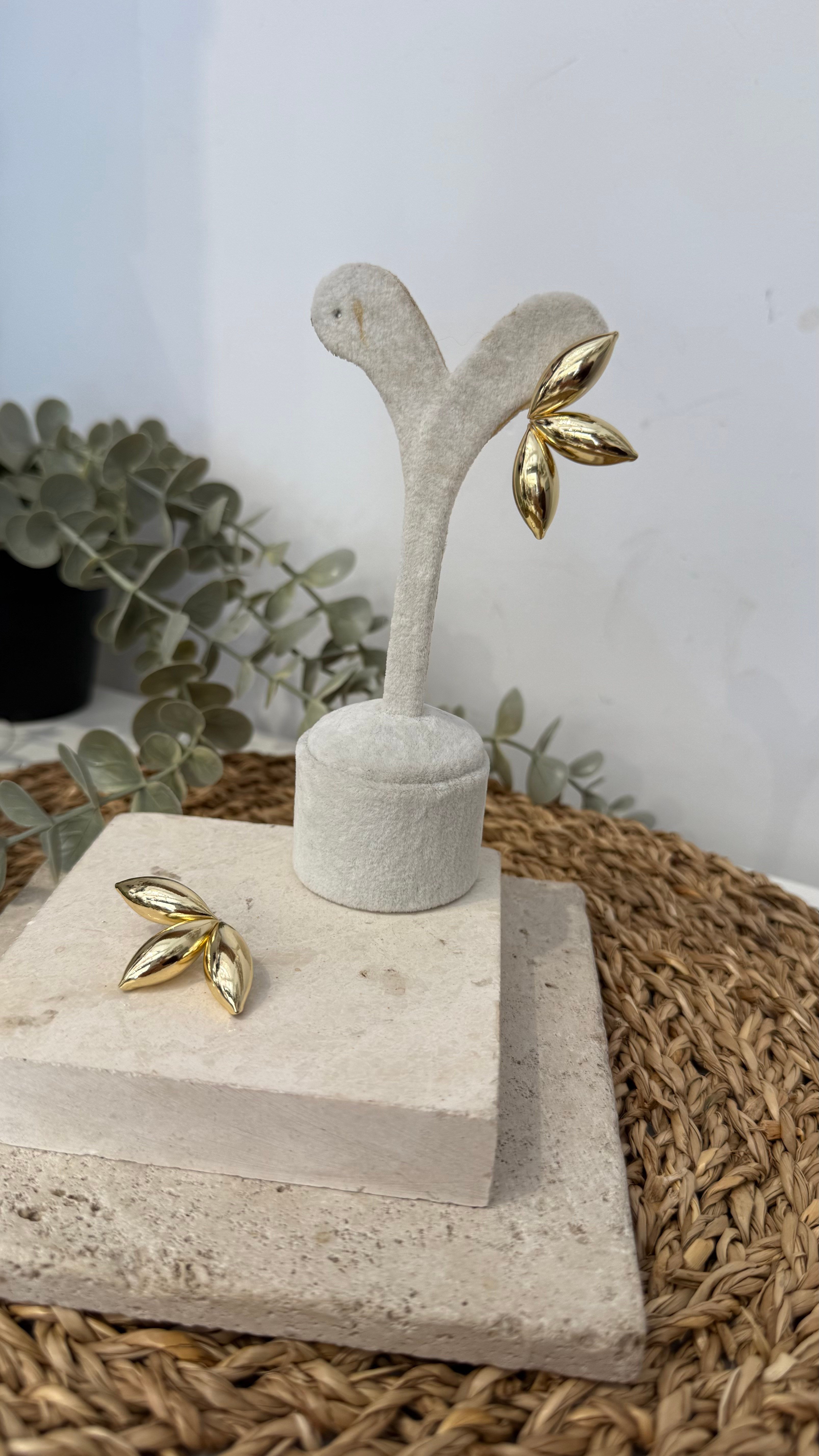 İthal Gold Renk Minimal Küpe